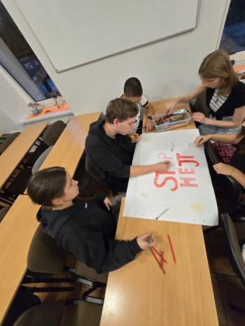 b98914bc-eec3-420b-bdde-8e65a49b45e5