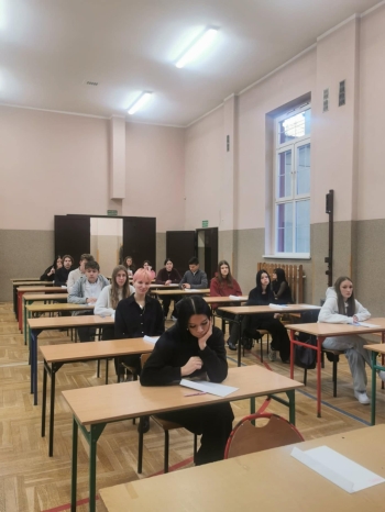 b72bdb40-e1e9-476e-865d-422997d30f0a