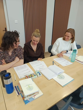 d94d9cf6-7ac6-4d53-884b-1b49a356a437