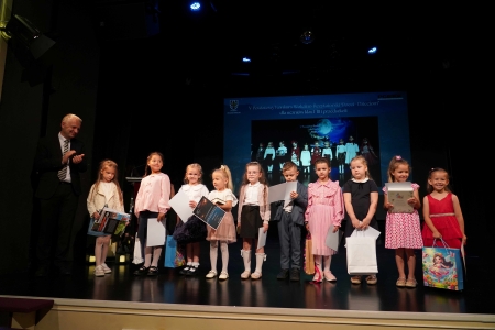 Uroczystość wręczenia nagród laureatom konkursów powiatowych